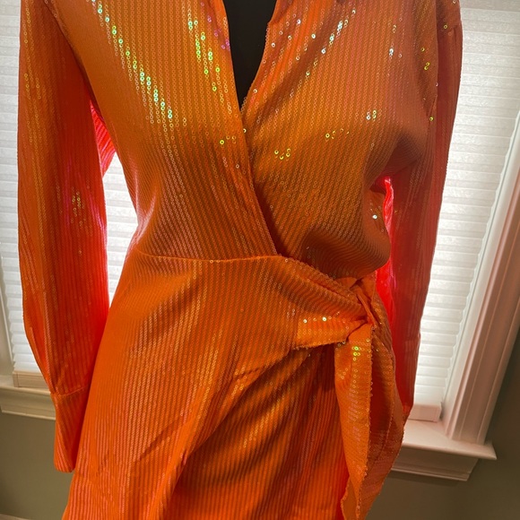 House of Harlow wrapped dress NWT x small - Picture 9 of 9